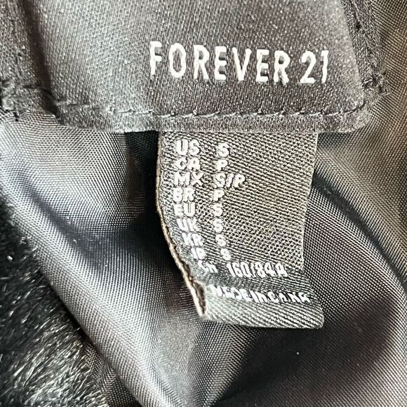 Forever 21 Women's Faux Fur Collar Biker Leather Motorcycle Jacket Black  Small - Picture 10 of 10